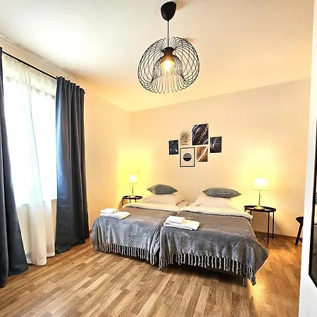 Airport Messe Hotel 3*