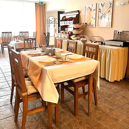 Airport Messe מלון