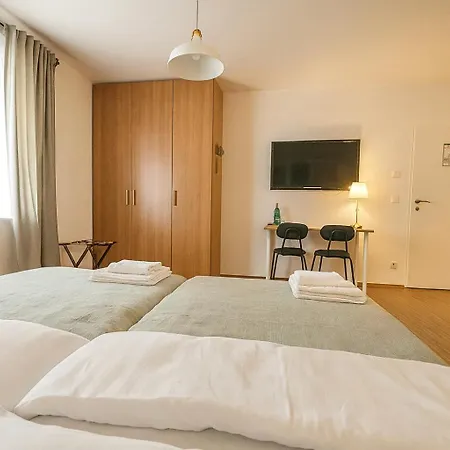 Airport Messe מלון 3*