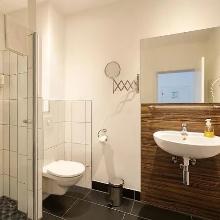 Hotel Airport Messe 3*