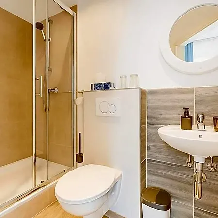 Hotel Airport Messe 3*